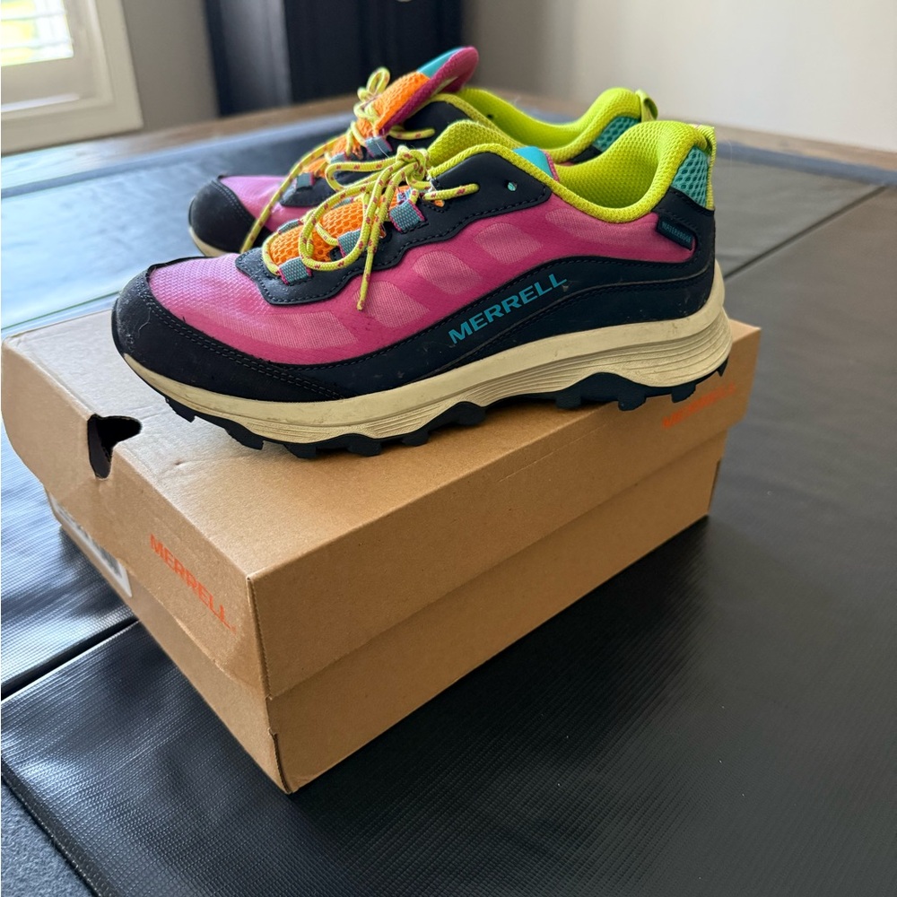 Merrell waterproof Kids Sneakers Big Kid Size 4